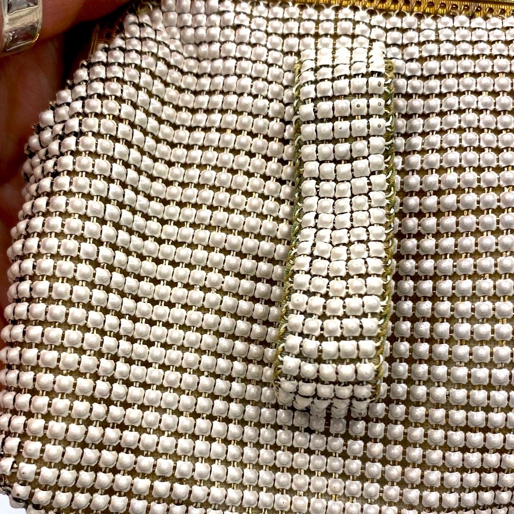 Vintage Whiting & Davis Ivory Enamel Mesh Small Coin Purse With Handle On Back - Picture 7 of 13